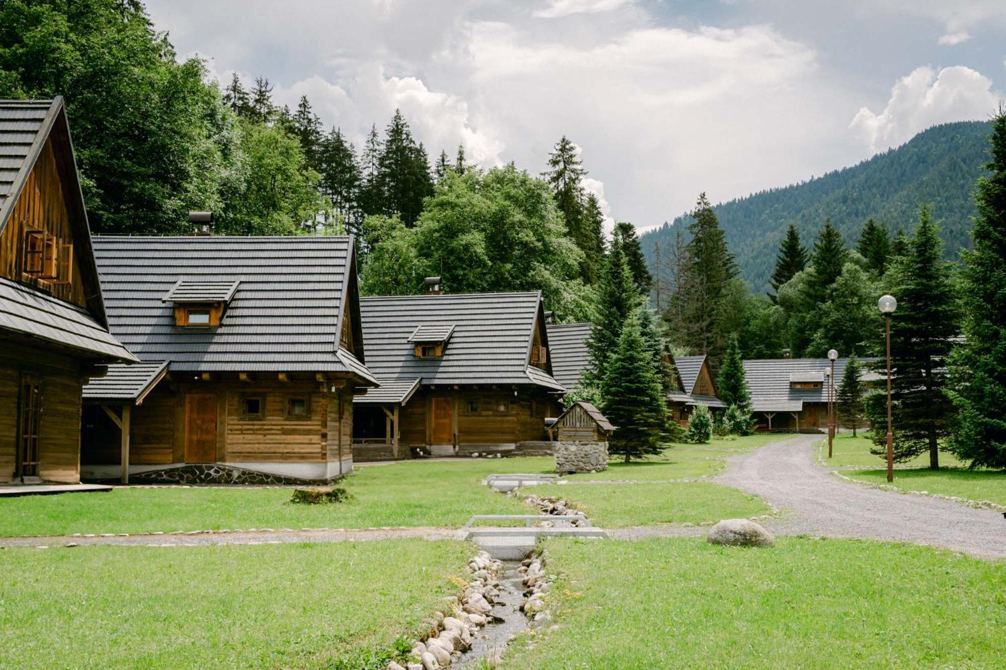 Hotel****Liptovsky Dvor Liptovsky Jan Bagian luar foto